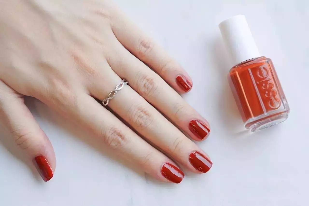 50女性适合的指甲油颜色有哪些,指甲油有哪些色号