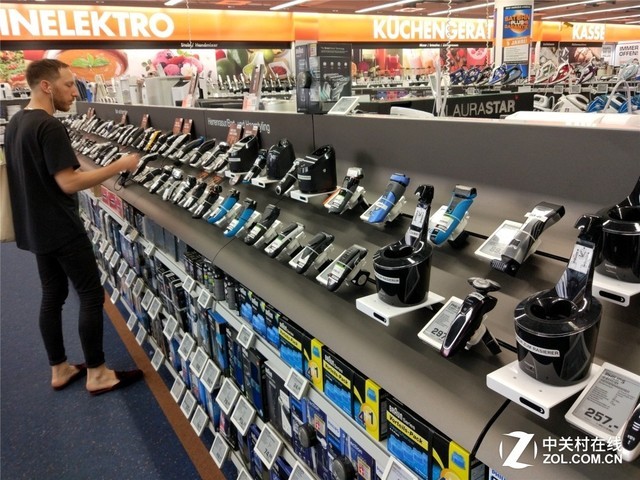 iPhone7比国内贵600!编辑在德国卖场发现坑爹货