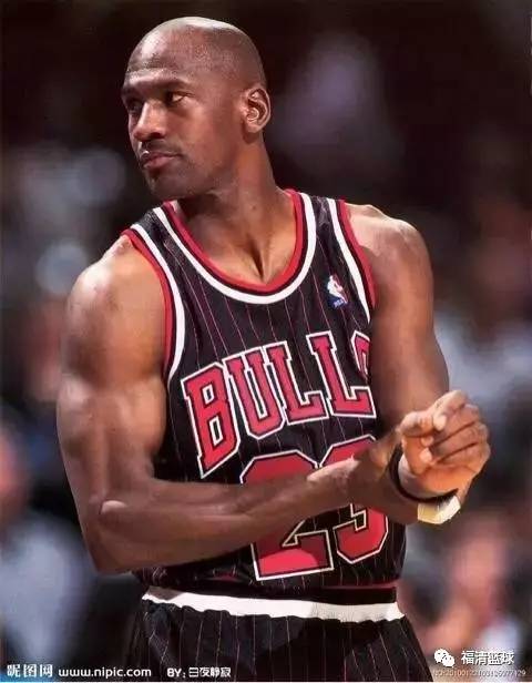 篮球战术一内一外,篮球战术一打五