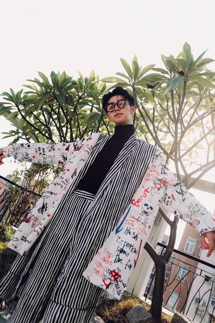 脱下校服，变成教导主任最讨厌的模样