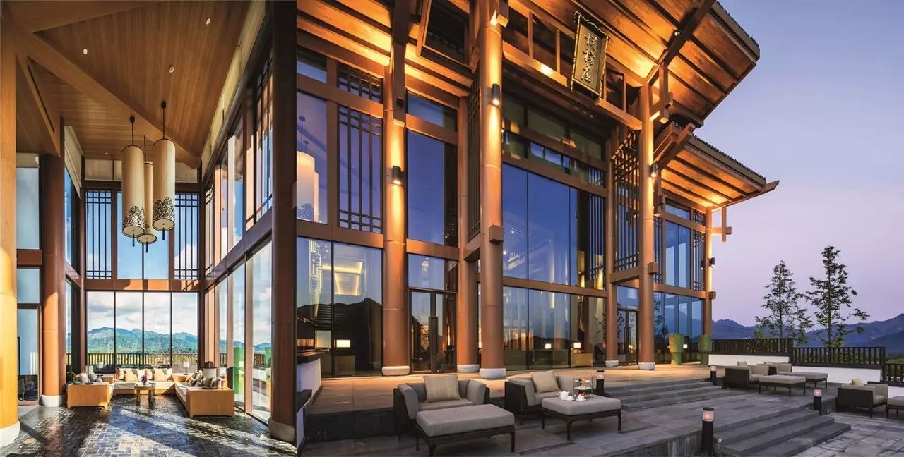 隐居山林烟雨间,自在山间隐居