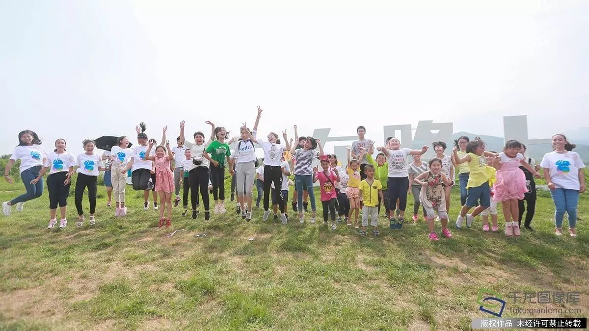 每日美图·喜迎十九大｜第80期：北京和田两地儿童共同感受传统工艺