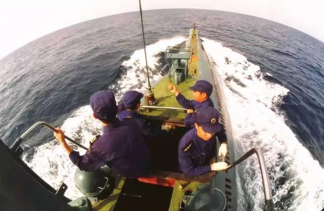 中国军兵的伙食,现在中国潜艇官兵每天的伙食标准