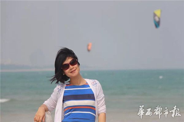 用爱为人师表,崇尚师德遵守师德做学生引路人