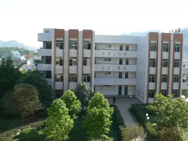 重庆最厉害十所小学,重庆最厉害的6所中学