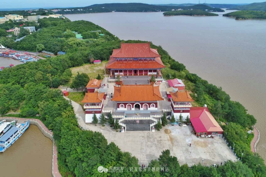 镜泊湖火山口免费景点,探秘火山