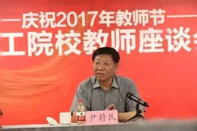 教师节县委领导慰问看望我校老师,教师节梁惠民县长慰问一线教师