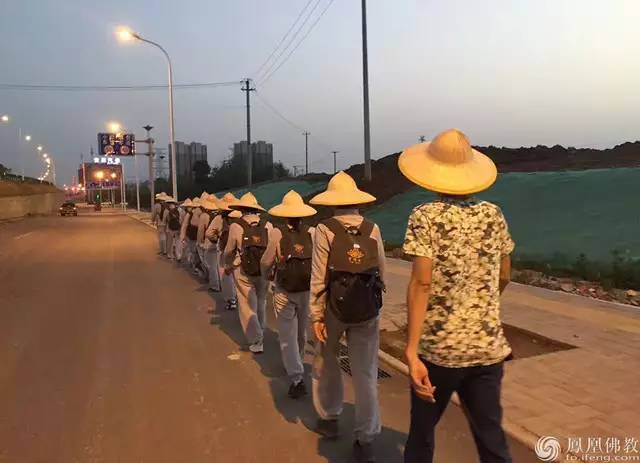 徒步登九华山,九华山徒步朝拜攻略视频