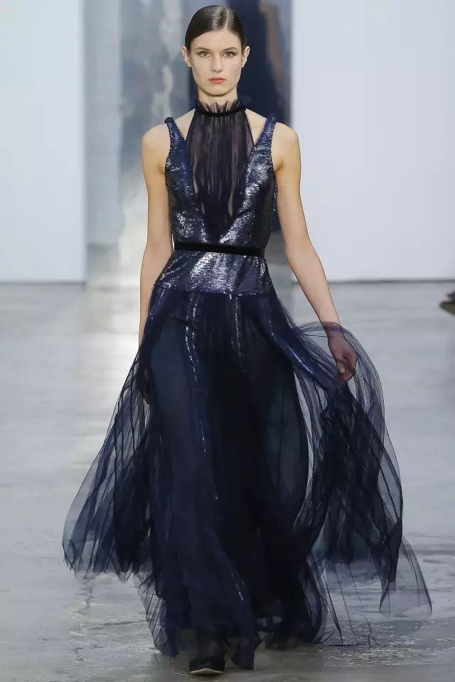 秋冬穿这6个流行色,这5种流行色在冬天穿特显白