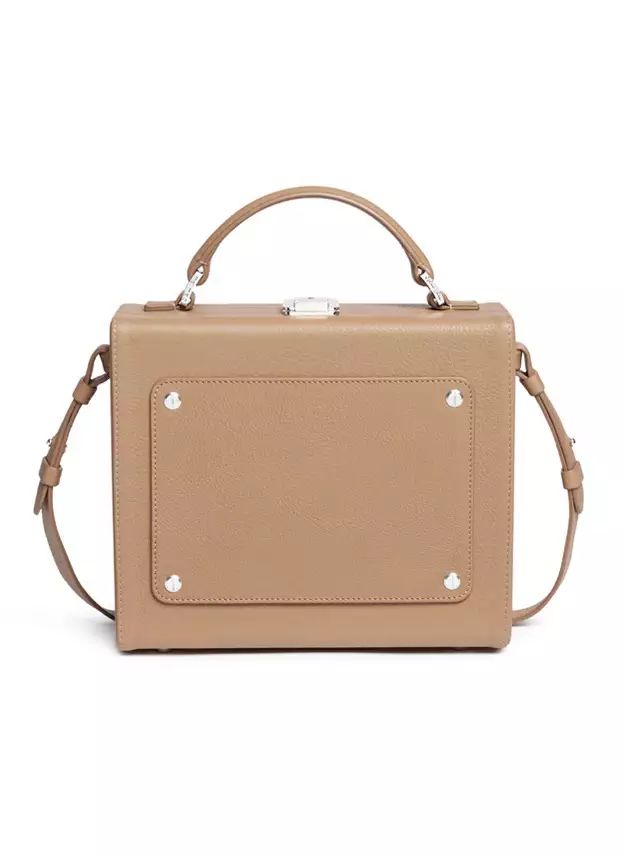 秋冬穿这6个流行色,这5种流行色在冬天穿特显白