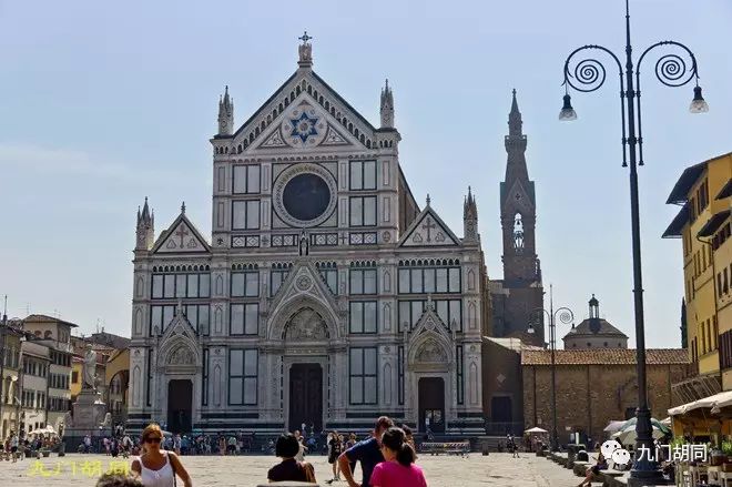 佛罗伦萨建筑圣十字教堂的特色 (圣十字教堂在佛罗伦萨位置)