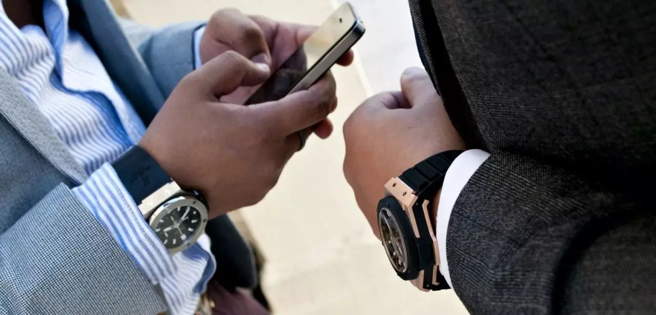 秀恩爱怎么能没有「情侣表」呢?从小众到大牌一次性安利给你