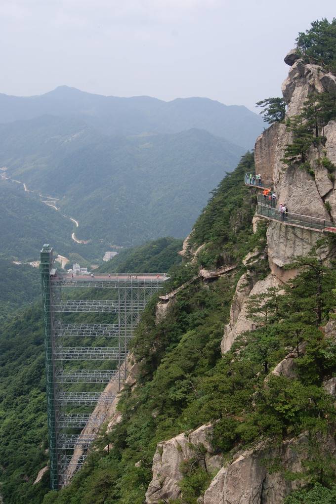 国内刺激的栈道,长假高空玻璃栈道