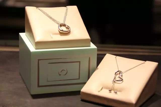 100元帮你搞定一套秋装,花一件衣服的钱穿两件衣服