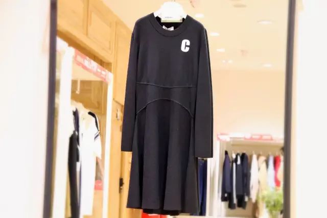 100元帮你搞定一套秋装,花一件衣服的钱穿两件衣服