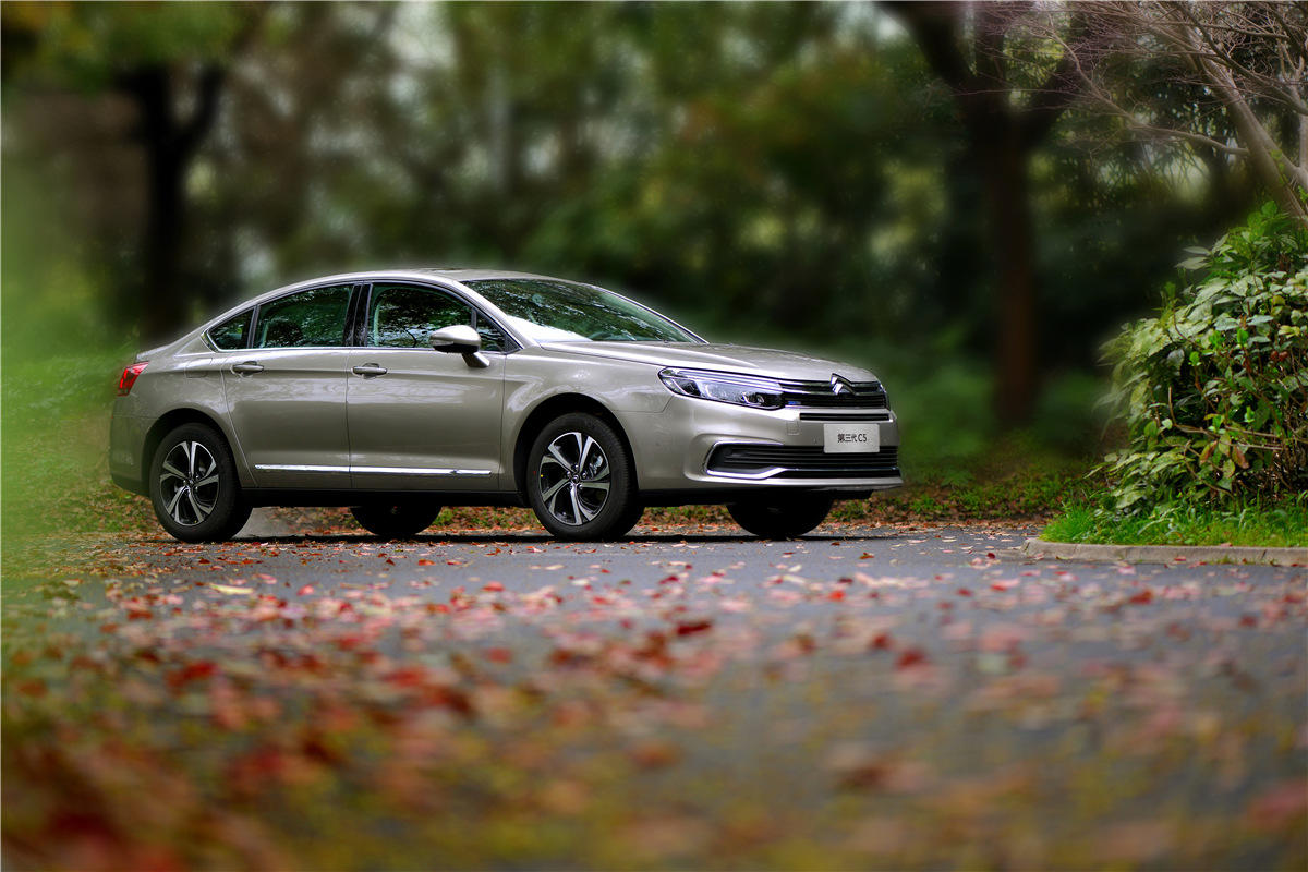 雪铁龙c5天逸1.6t试驾视频,2020款雪铁龙c5aircross试驾