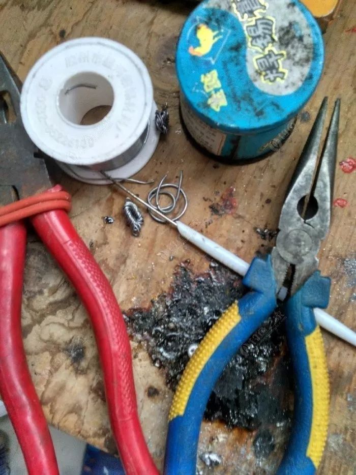 做朝天钩焊锡松散不牢固,朝天钩要不要加铅