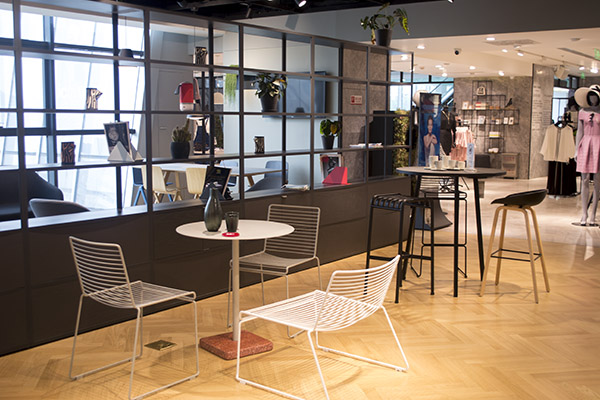 我们逛了逛HAY在北京的体验店，没想到长这样