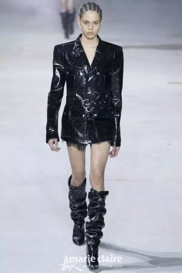 宋茜穿搭有气质西装和裙子是最爱,学宋茜这样穿时髦显气质