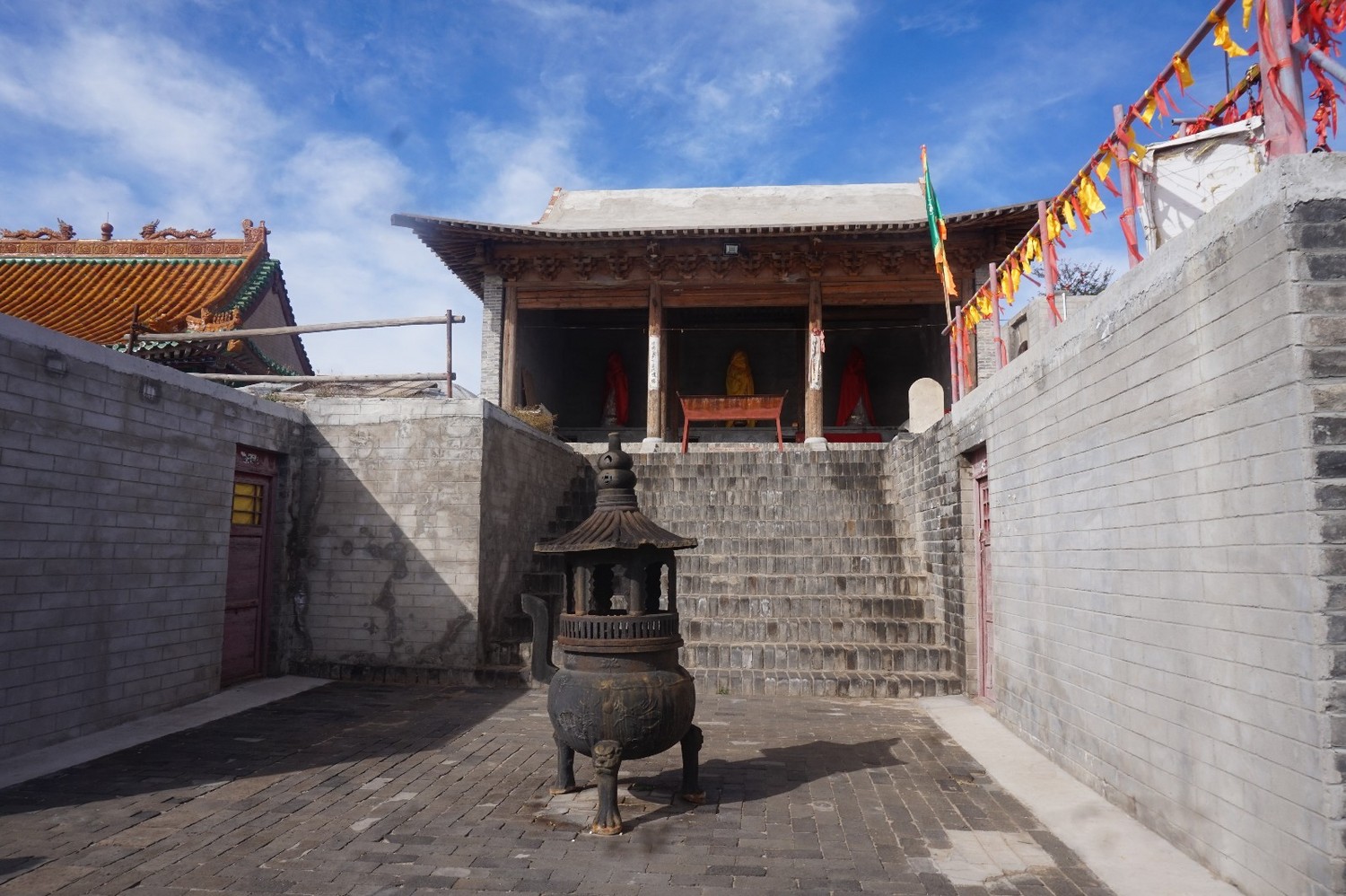 京西第一孤峰,鸡鸣山孤峰独秀