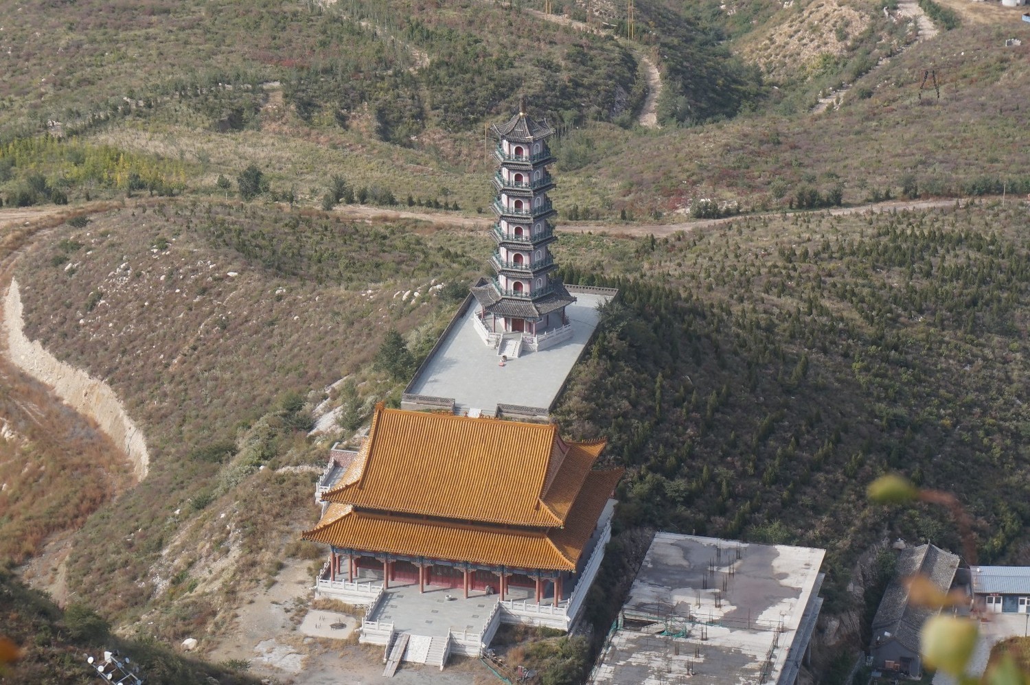 京西第一孤峰,鸡鸣山孤峰独秀