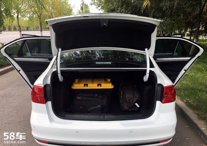 人生第一辆车万元车,福特福睿斯2017款1.5l自动舒适型