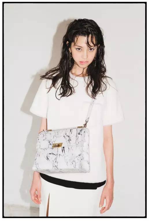 透明感女孩的特点,女生说透明感什么意思