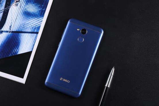360vizza手机怎么样,360手机vizza全新配色小镇蓝