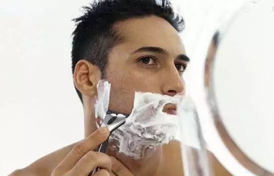 拥有一把理颜好*器武**，才是精致男人的保养书