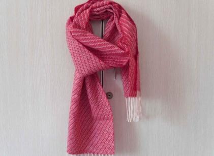 羊毛围巾和羊绒围巾哪个好,羊毛针织围巾怎么鉴别