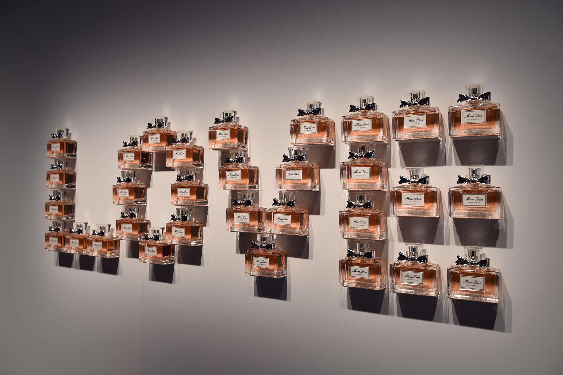 全新迪奥小姐和花漾淡香水,新款迪奥香水有哪些