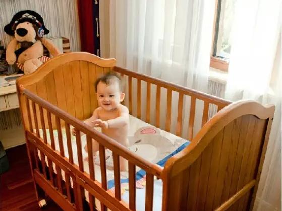 宝宝突然坠落了一下,宝宝从高处摔下来有事吗