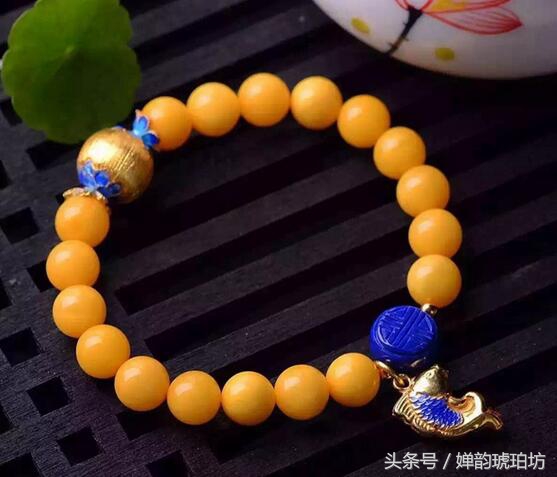 琥珀蜜蜡和鸡油黄蜜蜡有什么区别,鸡油黄玉髓与蜜蜡的区别