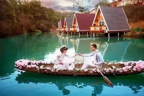 在最美的年纪留下美好的瞬间,在人生中最美的年华遇见最美的你