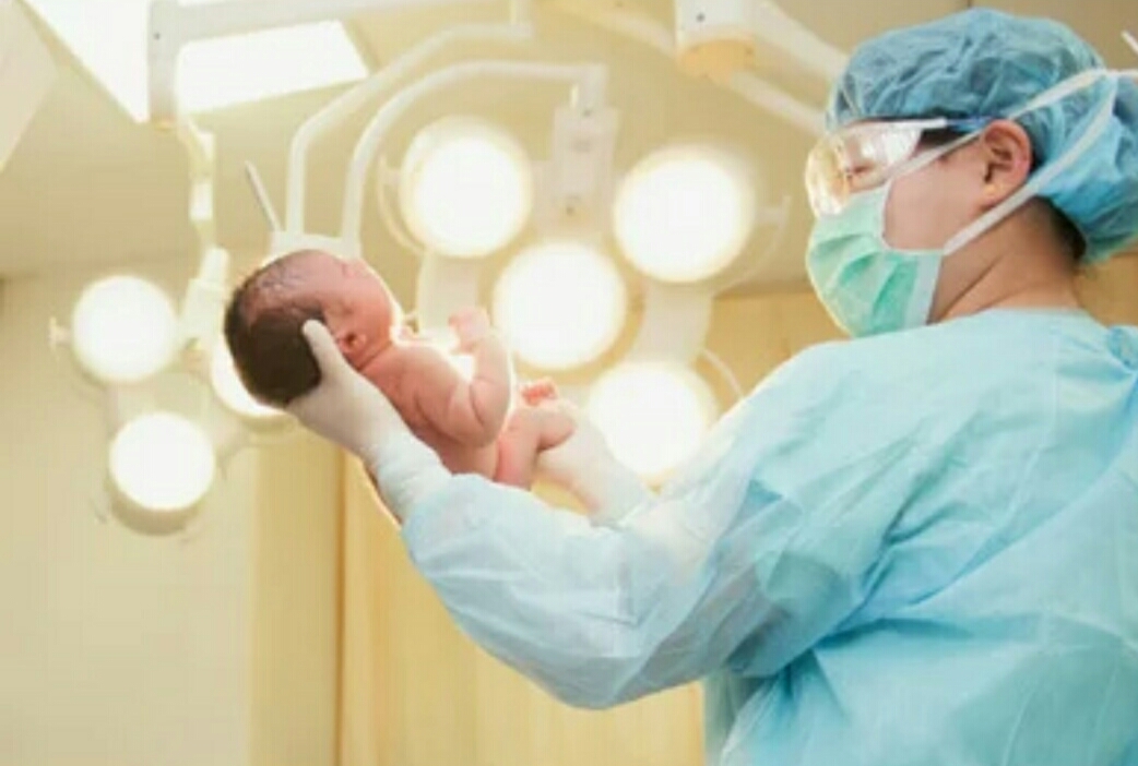 产妇生孩子最痛苦是什么,产妇生孩子太快孩子不哭