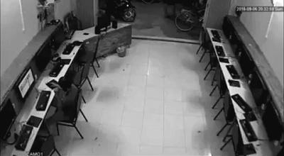 搞笑gif动图吸引人,不听话搞笑gif动图