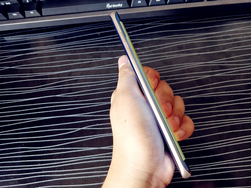 三星s7edge手机不开机,三星s7edge顶配刚出多少钱