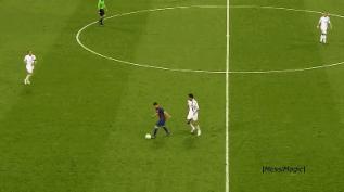 梅西10分钟过内斯塔10次,梅西梅开二度gif