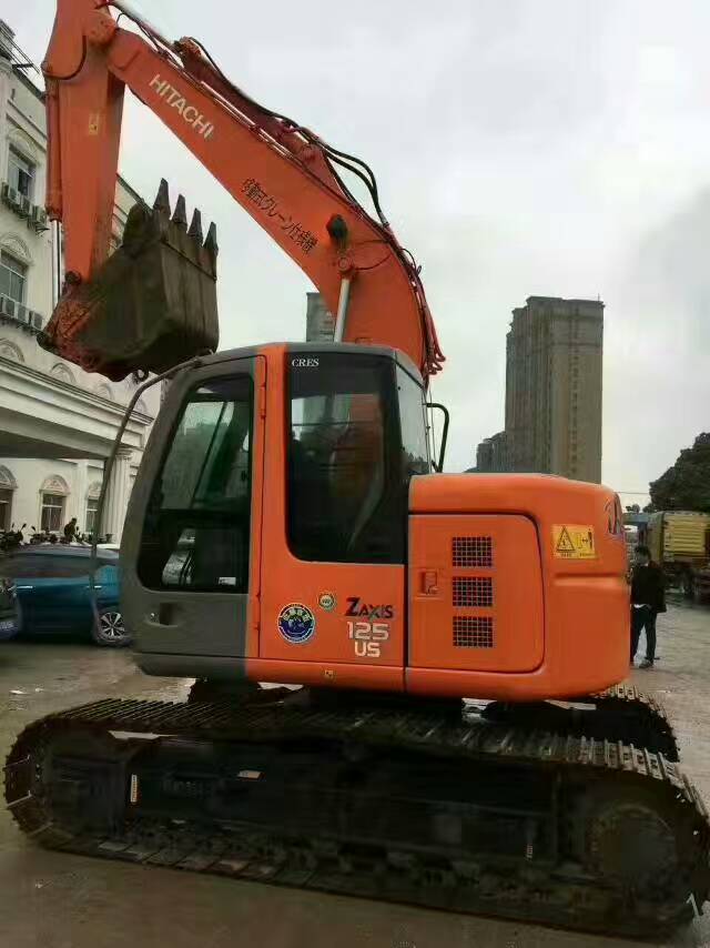 二手挖掘机现场实拍,二手挖掘机直击现场