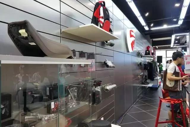 杜卡迪车型950,杜卡迪multistrada950坐姿