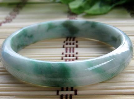 如何判断假货最简单的方法 (怎样鉴别买到的东西是不是假货)