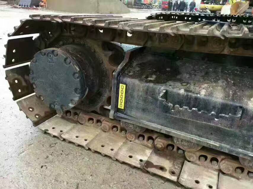 二手挖掘机现场实拍,二手挖掘机直击现场