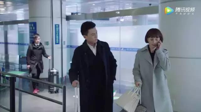 穿8万的鞋，背60万的包，怪不得罗子君会爱上贺涵