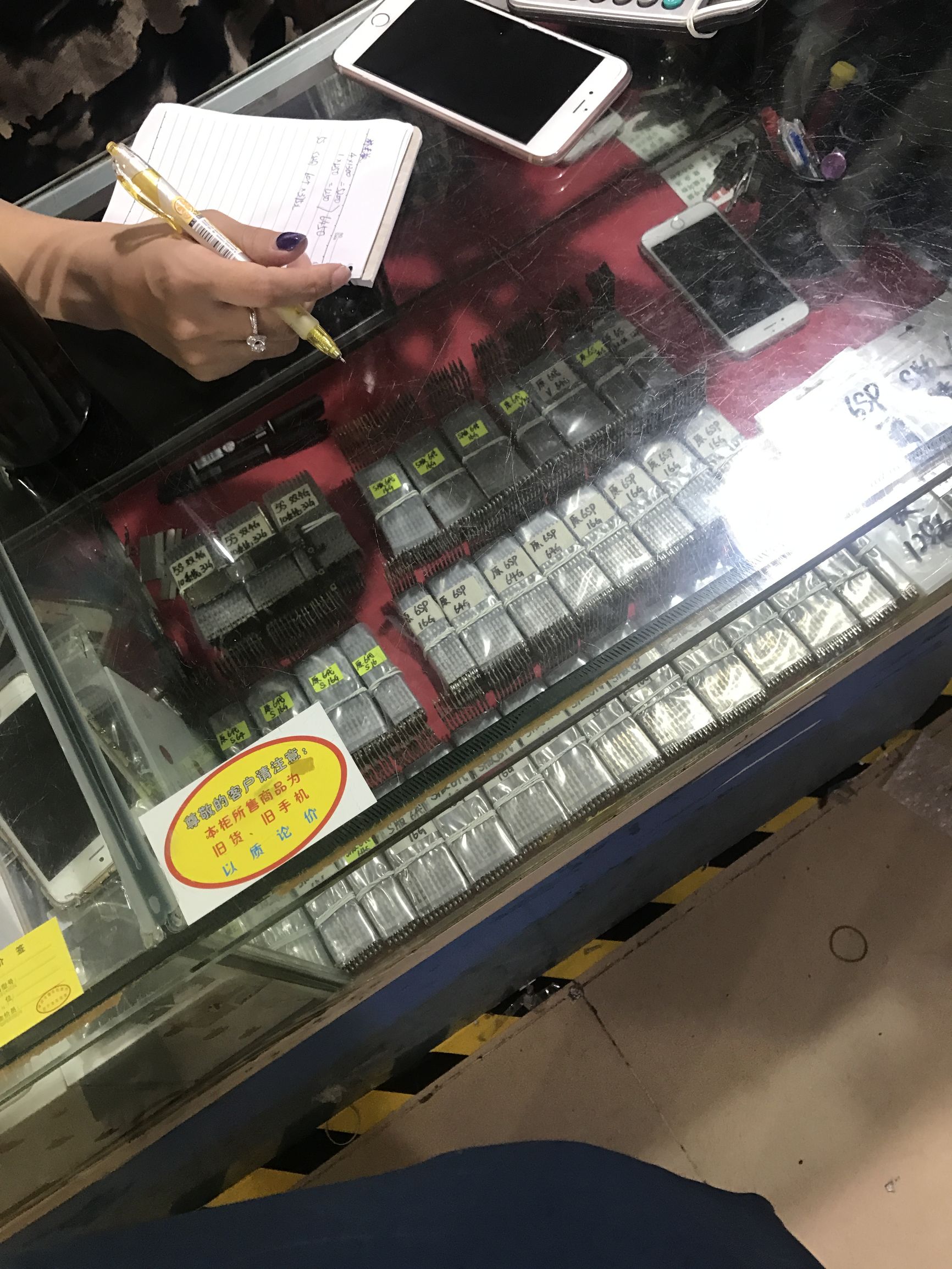 华强北翻新的iphone手机用什么屏,华强北翻新苹果手机全过程