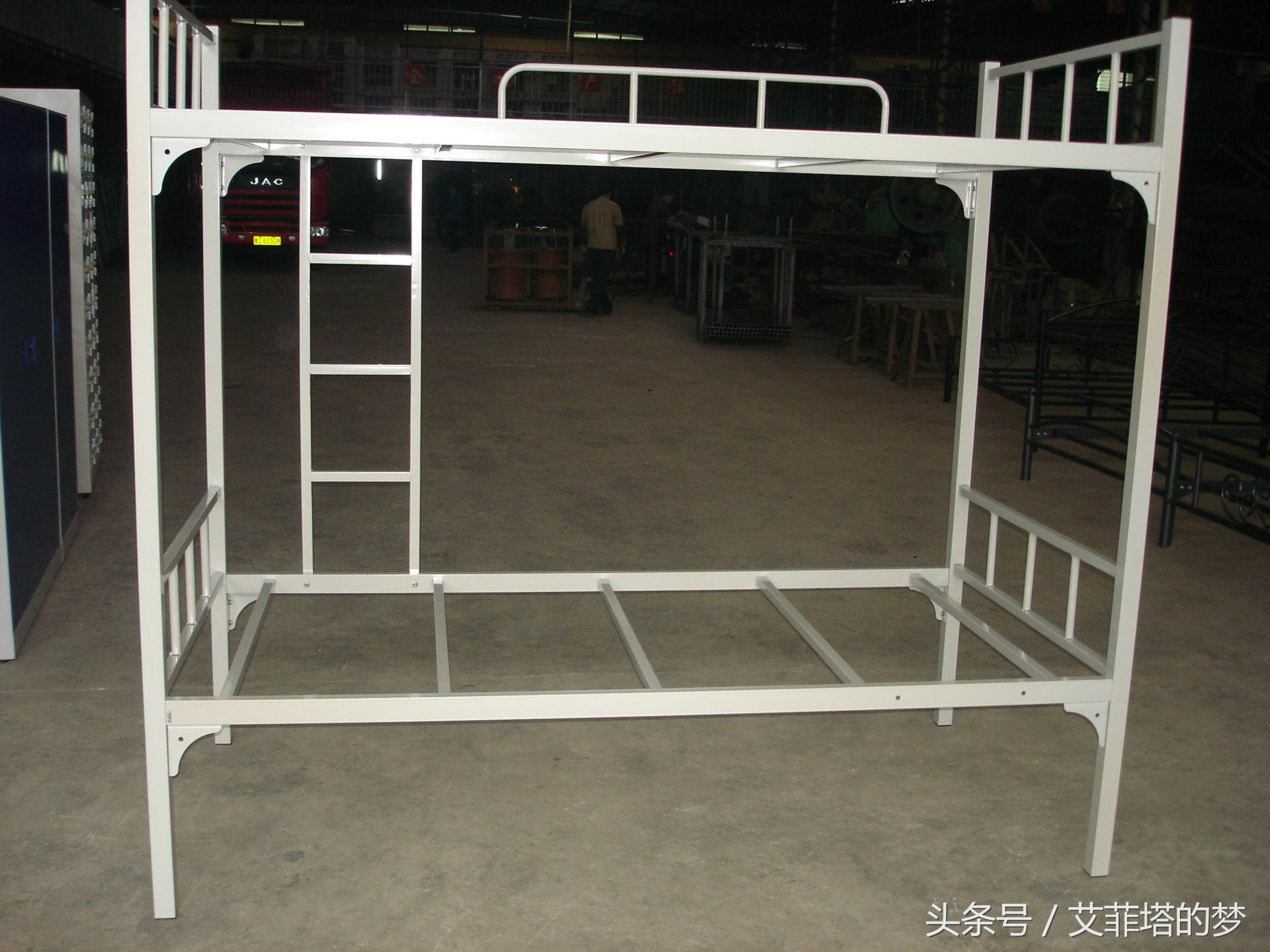 上下铺床最好是什么实木,铁床好还是实木床好