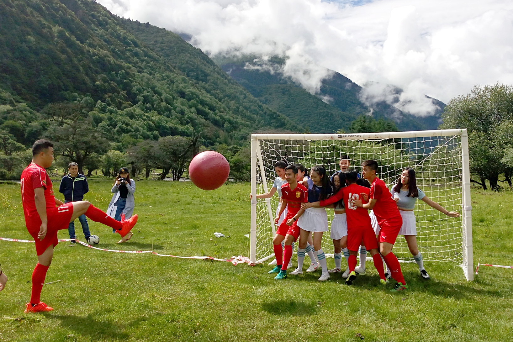 趣味足球比赛有哪些,趣味足球川渝对抗
