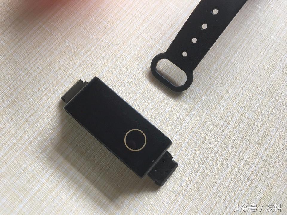 跨界拉卡拉手环好用吗,拉卡拉手环b3