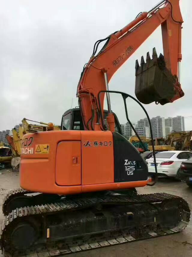 二手挖掘机现场实拍,二手挖掘机直击现场