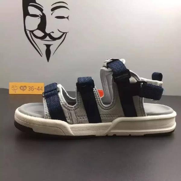 夏天选这几款凉鞋好穿还好潮,2020夏最火凉鞋