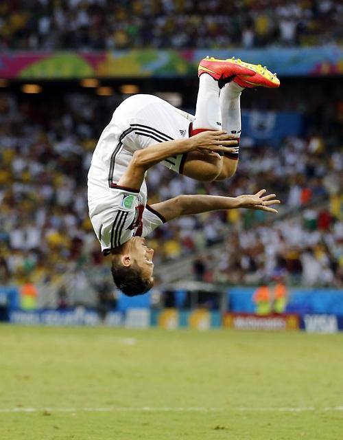 瓒冲潧浜斿ぇ璺岃惤绁炲潧宸ㄦ槦,瓒冲潧鍗佸ぇ瓒呯骇宸ㄦ槦鐩樼偣